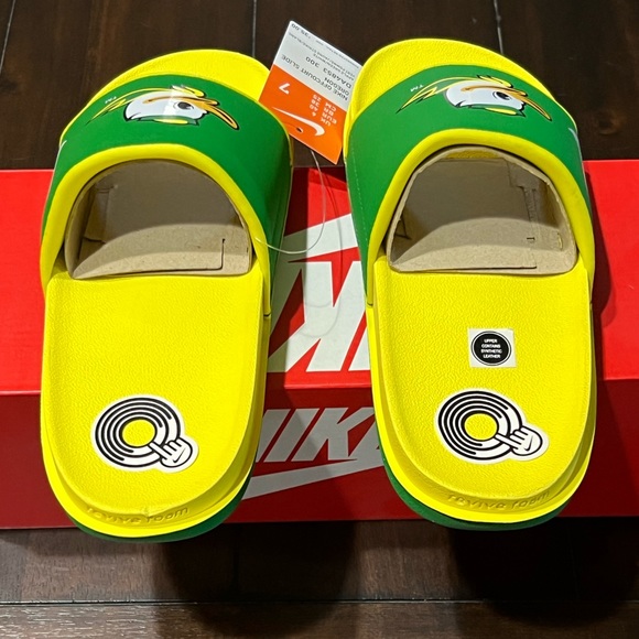 NWT NIKE UNIVERSITY OF OREGON DUCKS OFF-COURT SLIDES SZ MEN’S 7 - Picture 3 of 9